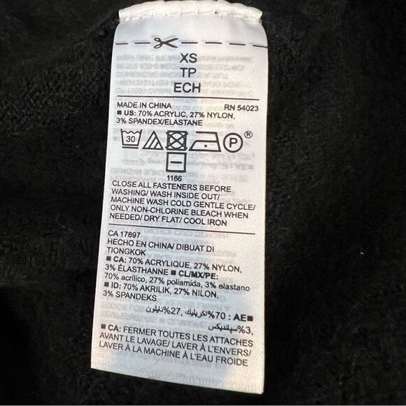 Old Navy Black Cropped Cardigan Sweater size XS - Picture 7 of 7